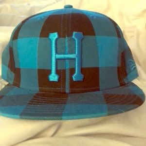 HUF six panel fitted hat - blue plaid 7 1/2